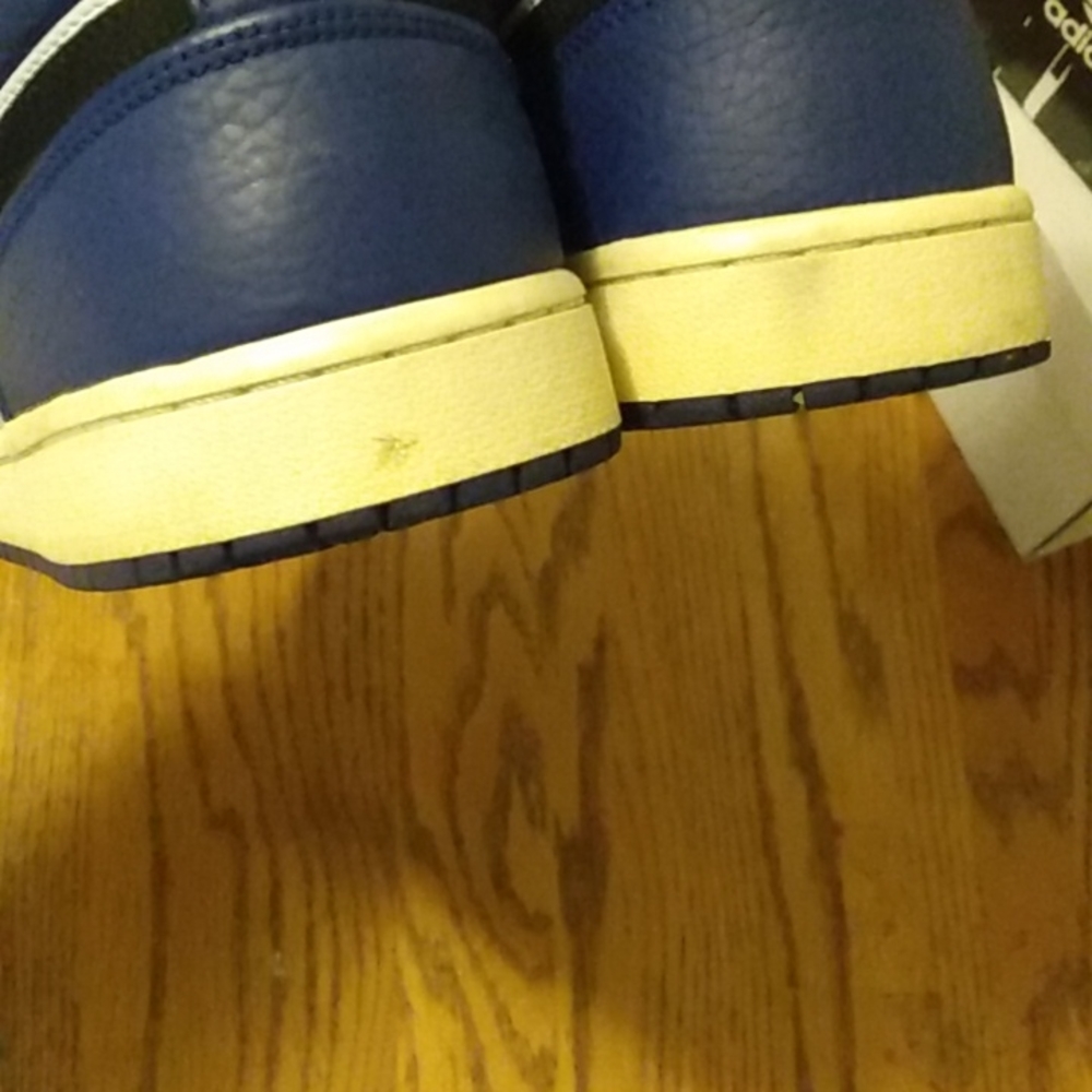 Air Jordan 1 High it's an old colorway I think it's called m.nightnavy,red,sail - Picture 9 of 14